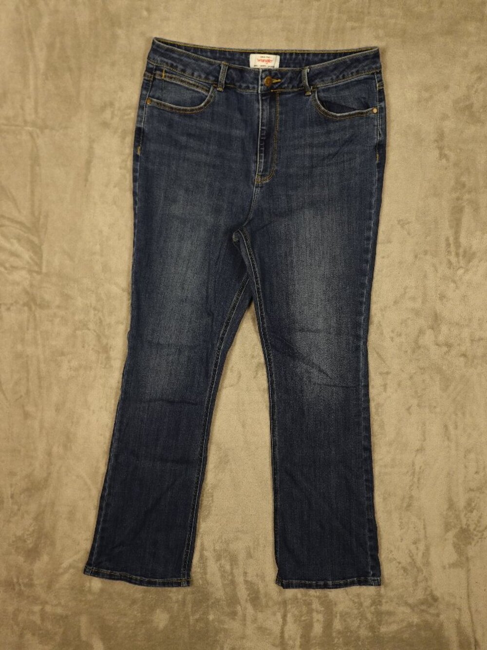 Wrangler High-Rise Bootcut Jeans Women's Size 14 Medium Wash Stretch Denim